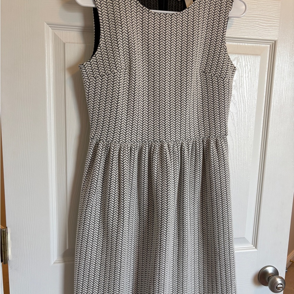 LOFT black and White Patterned Dress